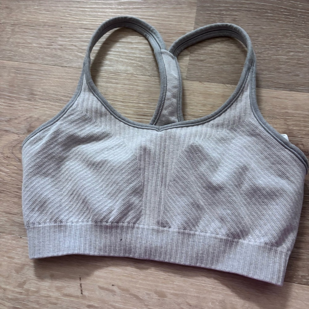 Athleta Womens Seamless Racerback Sports Bra Heathered Grey Medium Yoga Gym